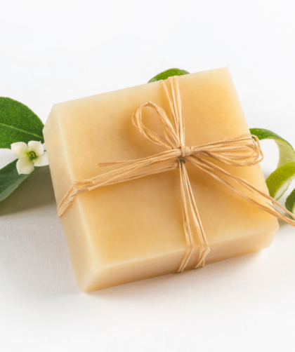 Receita de sabonete de limão siciliano e mel – passo a passo completo sabonete de limao siciliano 2 420x502 - Receita de sabonete de limão siciliano e mel – passo a passo completo