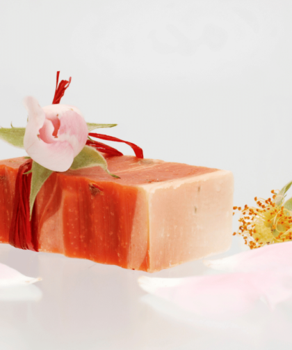 Receita de sabonete artesanal de rosa damascena passo a passo rosa damascena 1 420x502 - Receita de sabonete artesanal de rosa damascena passo a passo